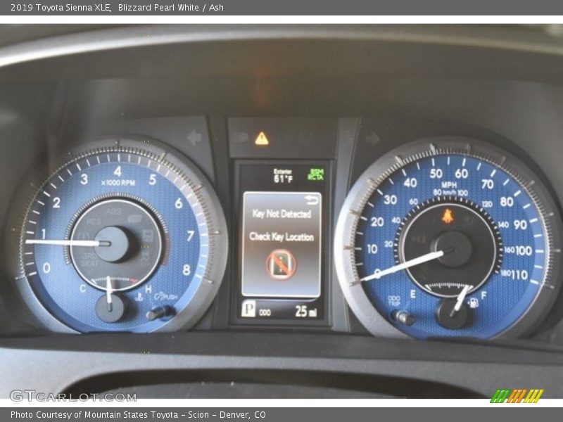 Blizzard Pearl White / Ash 2019 Toyota Sienna XLE