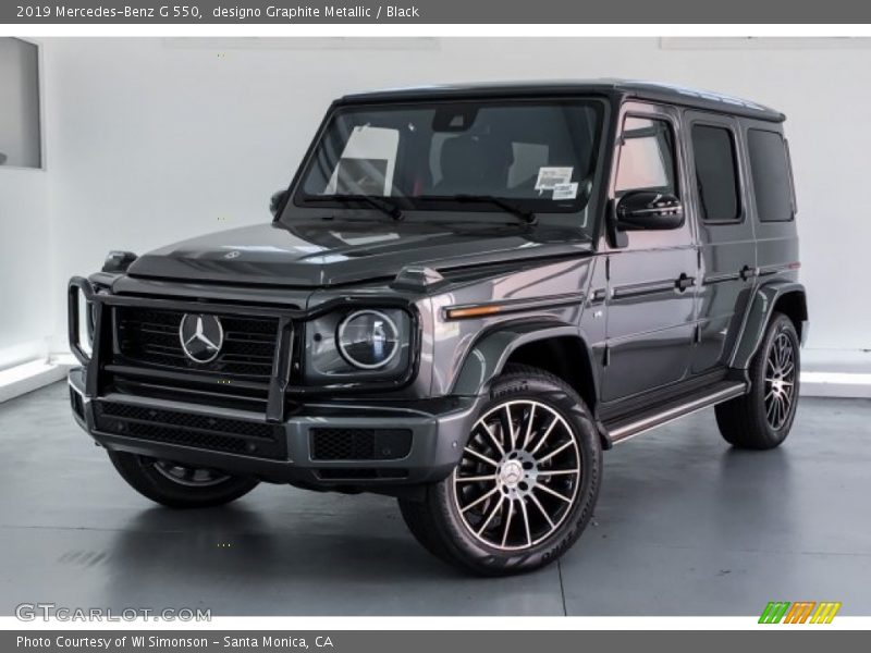 Front 3/4 View of 2019 G 550