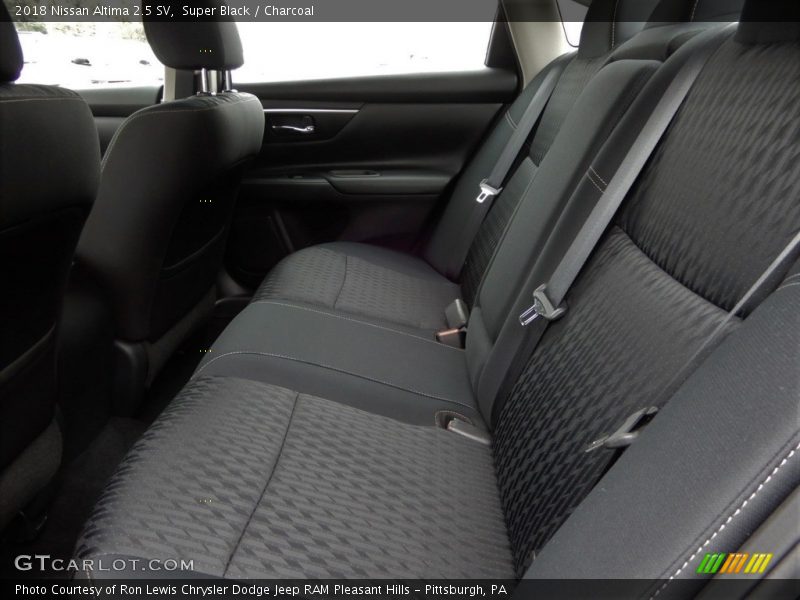 Super Black / Charcoal 2018 Nissan Altima 2.5 SV