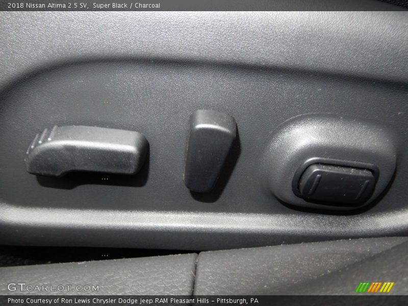 Super Black / Charcoal 2018 Nissan Altima 2.5 SV
