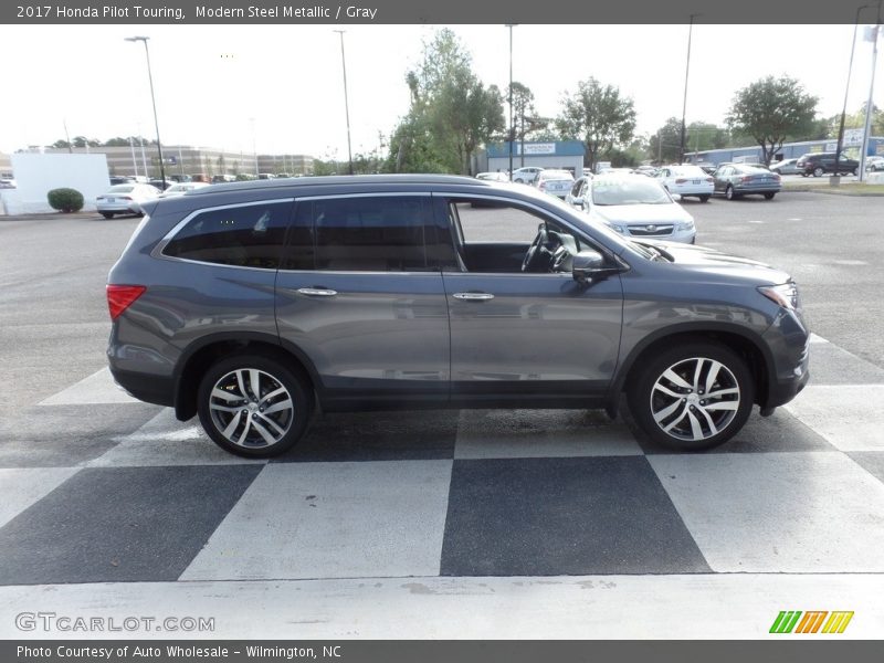 Modern Steel Metallic / Gray 2017 Honda Pilot Touring