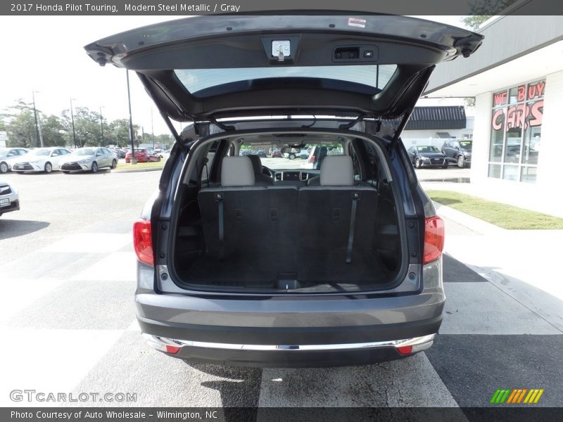 Modern Steel Metallic / Gray 2017 Honda Pilot Touring