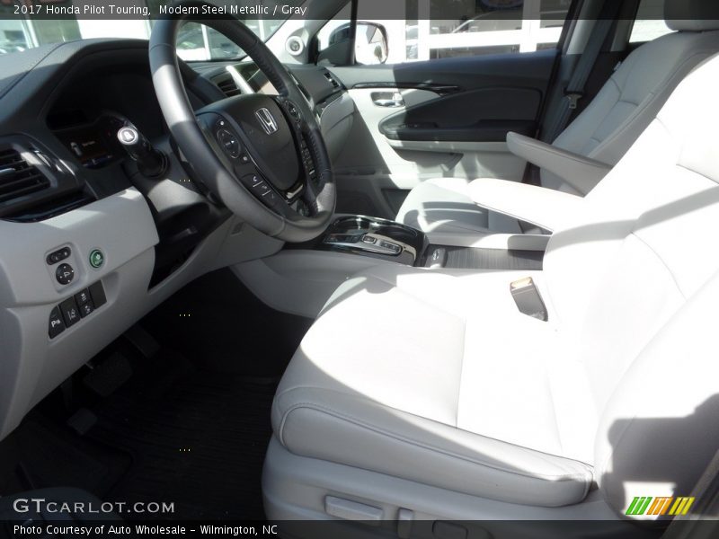 Modern Steel Metallic / Gray 2017 Honda Pilot Touring