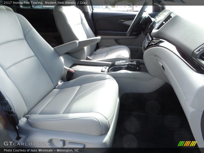 Modern Steel Metallic / Gray 2017 Honda Pilot Touring
