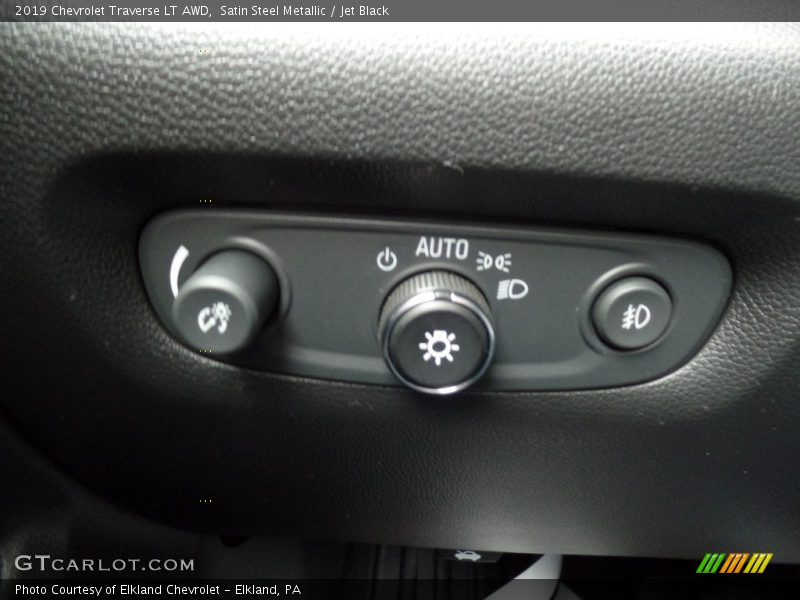 Satin Steel Metallic / Jet Black 2019 Chevrolet Traverse LT AWD