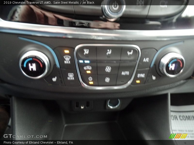 Satin Steel Metallic / Jet Black 2019 Chevrolet Traverse LT AWD