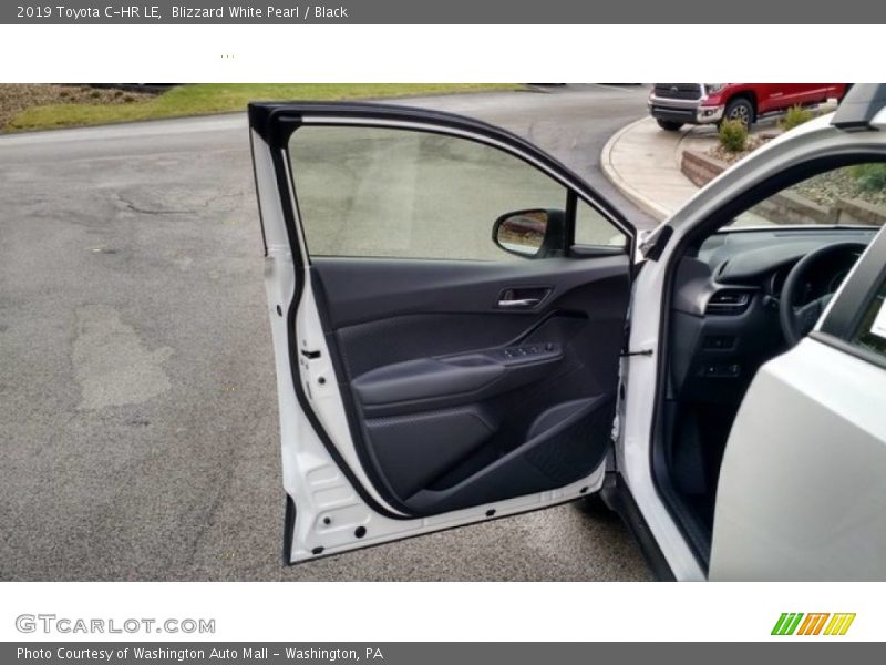 Blizzard White Pearl / Black 2019 Toyota C-HR LE