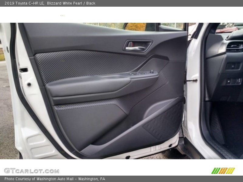 Blizzard White Pearl / Black 2019 Toyota C-HR LE