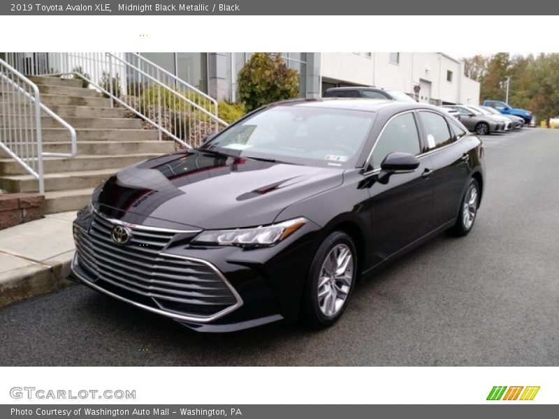 Midnight Black Metallic / Black 2019 Toyota Avalon XLE
