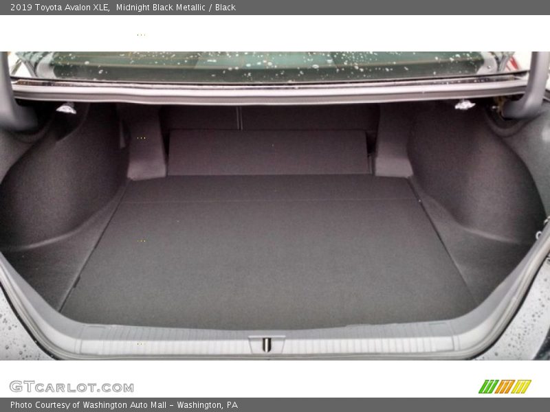 Midnight Black Metallic / Black 2019 Toyota Avalon XLE