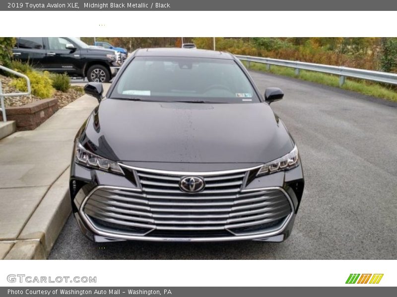 Midnight Black Metallic / Black 2019 Toyota Avalon XLE