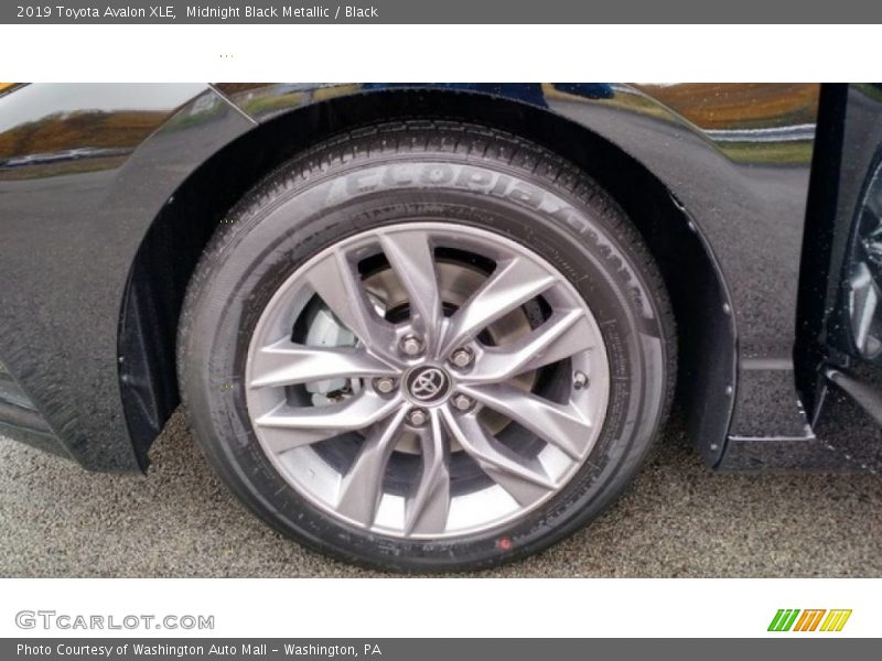 Midnight Black Metallic / Black 2019 Toyota Avalon XLE