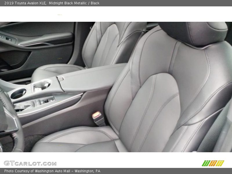 Midnight Black Metallic / Black 2019 Toyota Avalon XLE