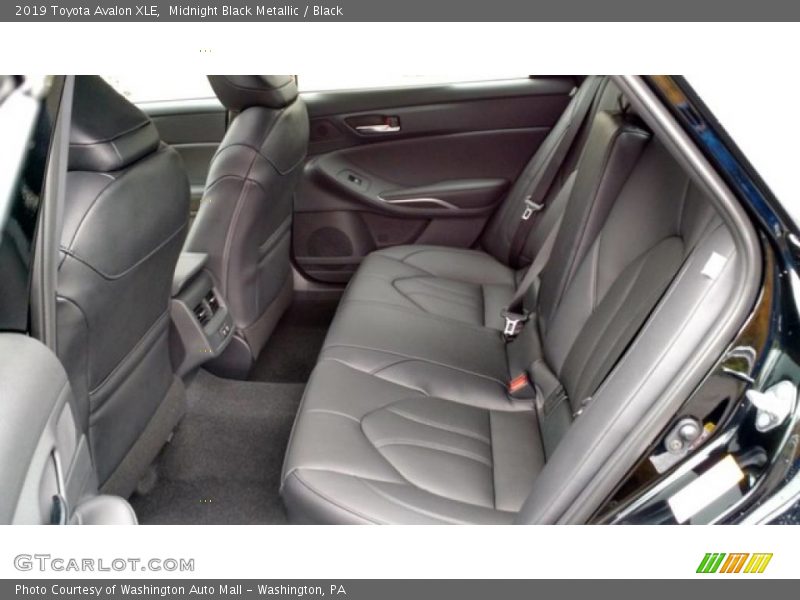 Midnight Black Metallic / Black 2019 Toyota Avalon XLE