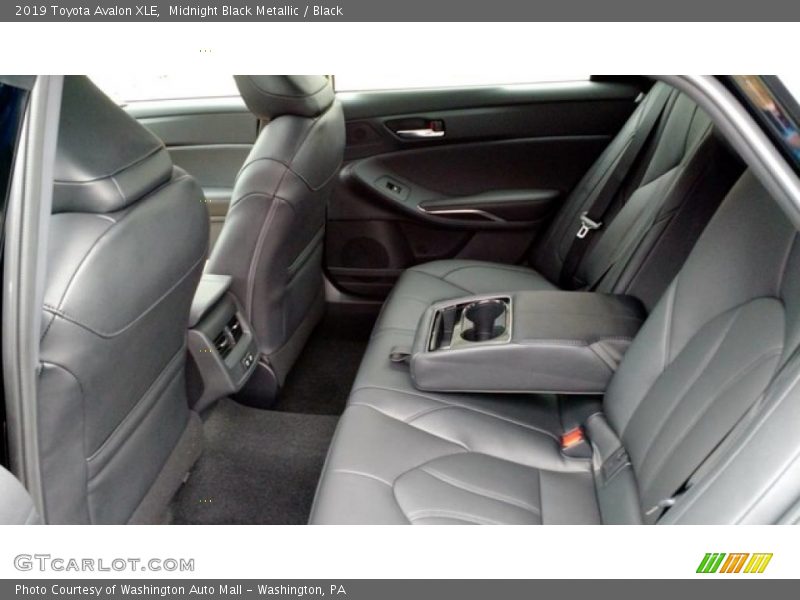 Midnight Black Metallic / Black 2019 Toyota Avalon XLE