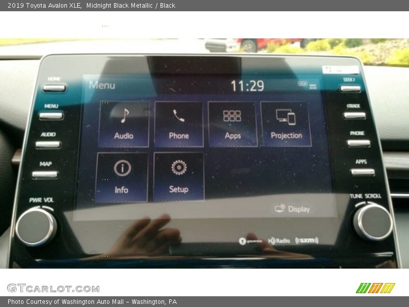 Midnight Black Metallic / Black 2019 Toyota Avalon XLE