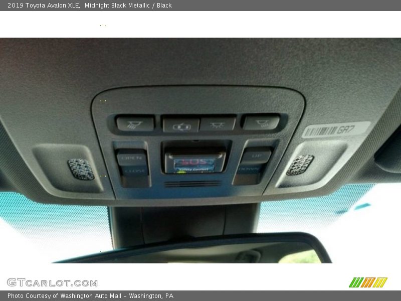 Midnight Black Metallic / Black 2019 Toyota Avalon XLE