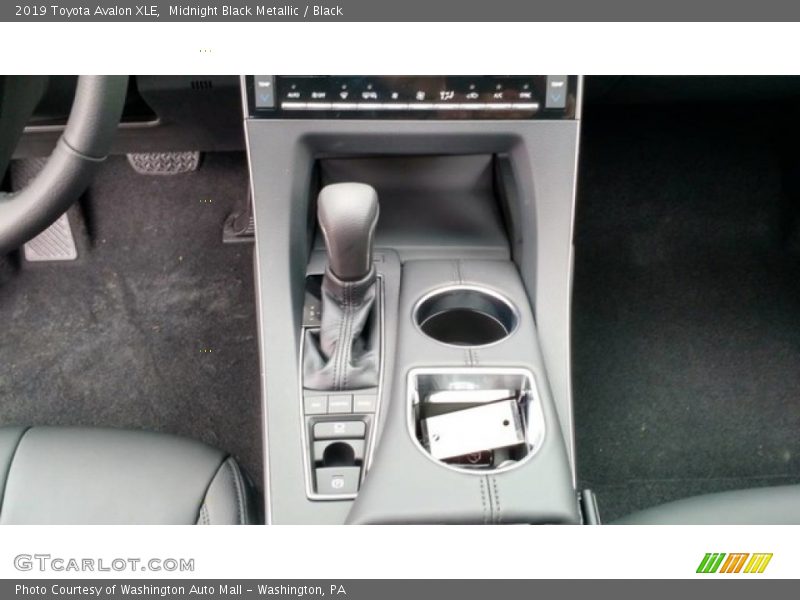 Midnight Black Metallic / Black 2019 Toyota Avalon XLE