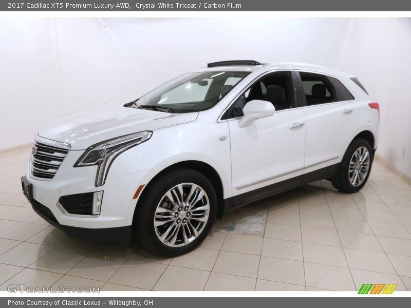 Crystal White Tricoat / Carbon Plum 2017 Cadillac XT5 Premium Luxury AWD