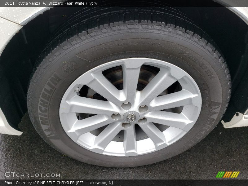Blizzard Pearl White / Ivory 2011 Toyota Venza I4
