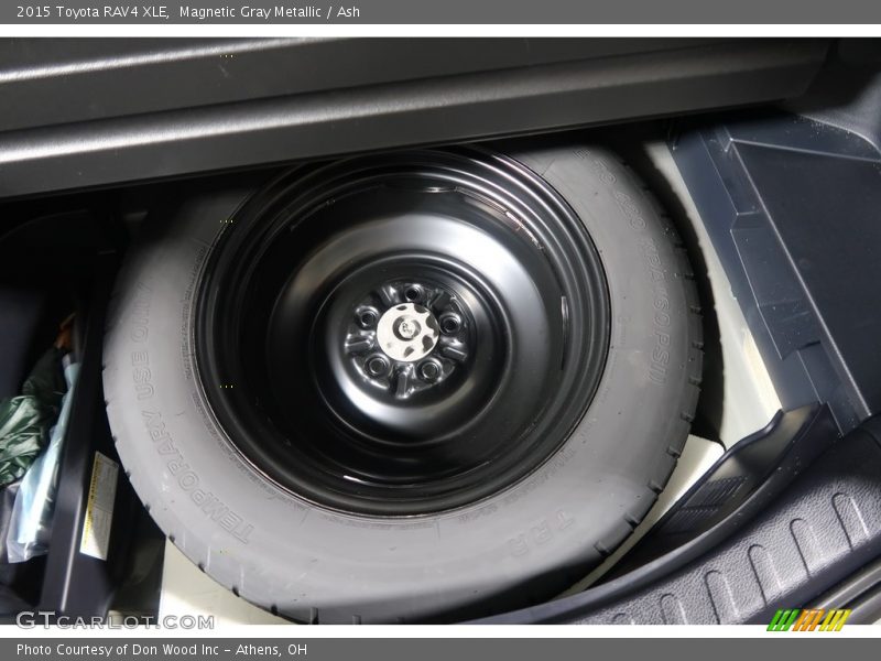 Magnetic Gray Metallic / Ash 2015 Toyota RAV4 XLE