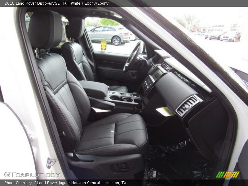 Fuji White / Ebony/Ebony 2018 Land Rover Discovery SE