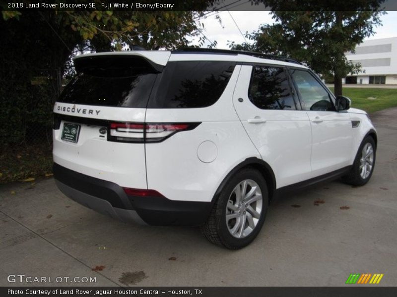 Fuji White / Ebony/Ebony 2018 Land Rover Discovery SE