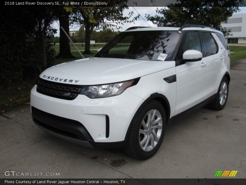 Fuji White / Ebony/Ebony 2018 Land Rover Discovery SE