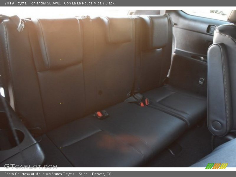 Ooh La La Rouge Mica / Black 2019 Toyota Highlander SE AWD