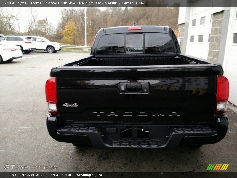 Midnight Black Metallic / Cement Gray 2019 Toyota Tacoma SR Access Cab 4x4