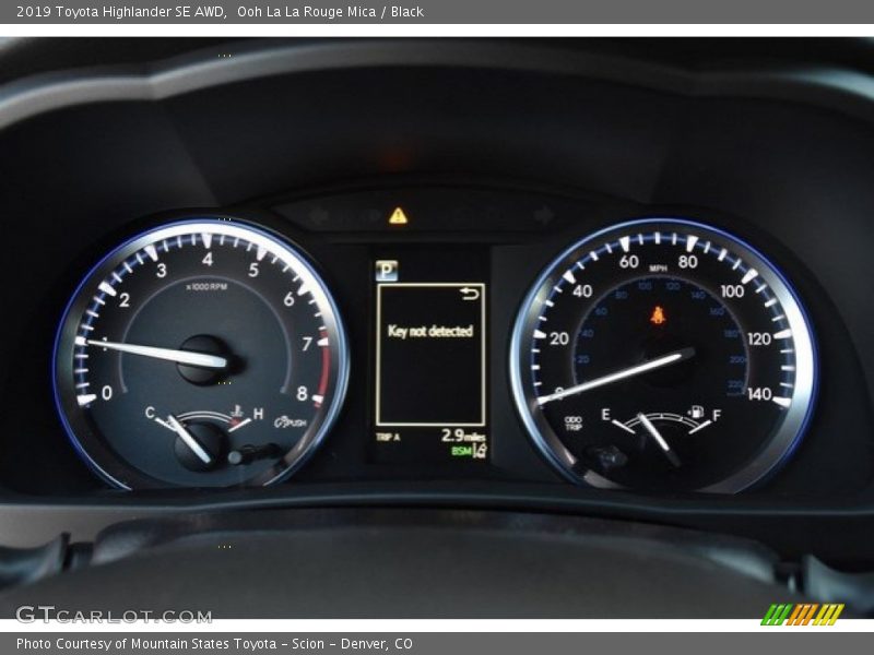 Ooh La La Rouge Mica / Black 2019 Toyota Highlander SE AWD