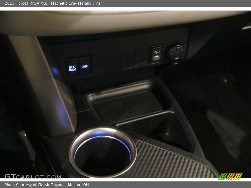 Magnetic Gray Metallic / Ash 2015 Toyota RAV4 XLE
