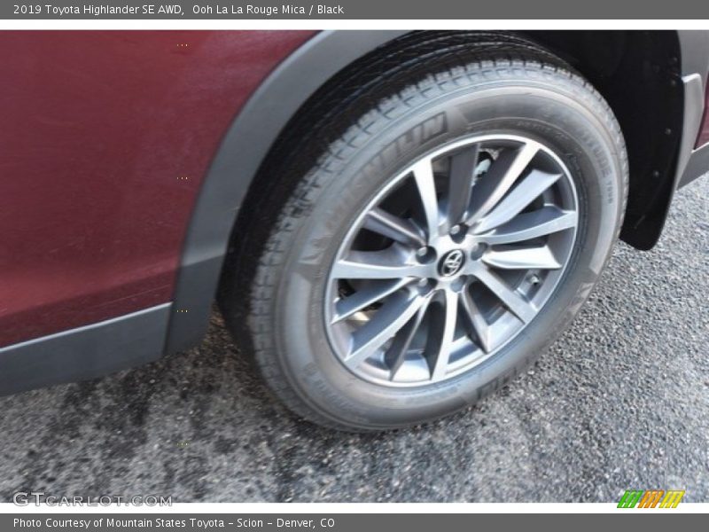 Ooh La La Rouge Mica / Black 2019 Toyota Highlander SE AWD