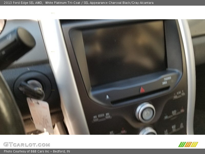 White Platinum Tri-Coat / SEL Appearance Charcoal Black/Gray Alcantara 2013 Ford Edge SEL AWD
