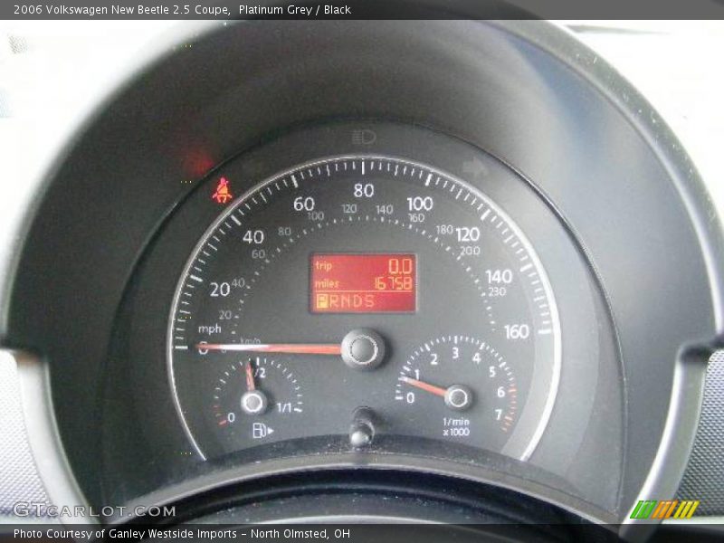 Platinum Grey / Black 2006 Volkswagen New Beetle 2.5 Coupe