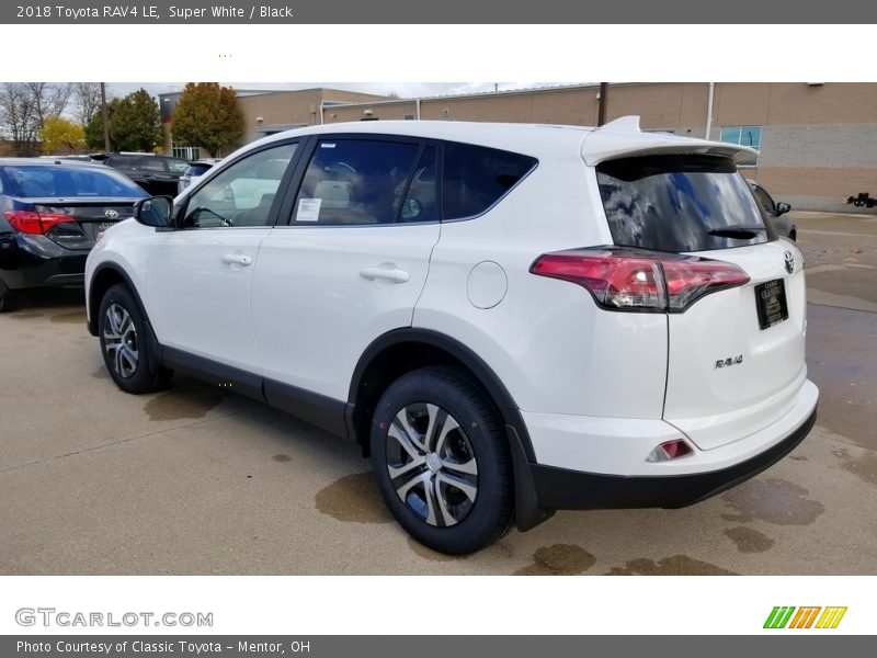 Super White / Black 2018 Toyota RAV4 LE