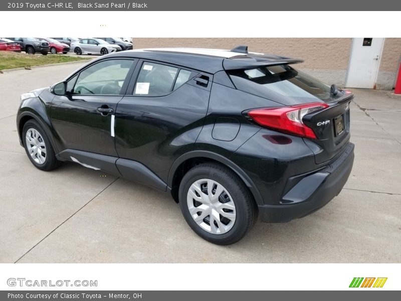 Black Sand Pearl / Black 2019 Toyota C-HR LE