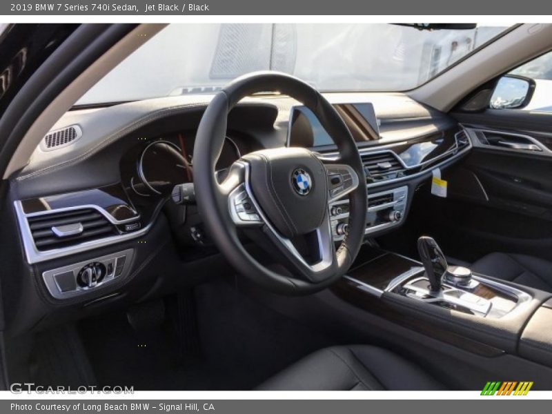 Jet Black / Black 2019 BMW 7 Series 740i Sedan