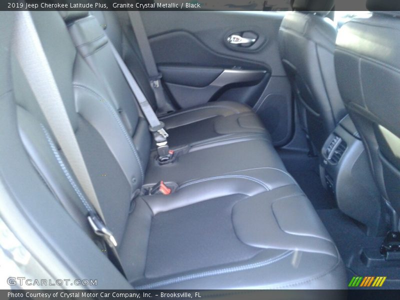 Granite Crystal Metallic / Black 2019 Jeep Cherokee Latitude Plus