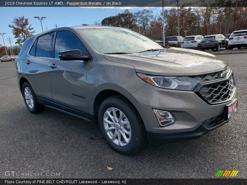 Pepperdust Metallic / Jet Black 2019 Chevrolet Equinox LT AWD