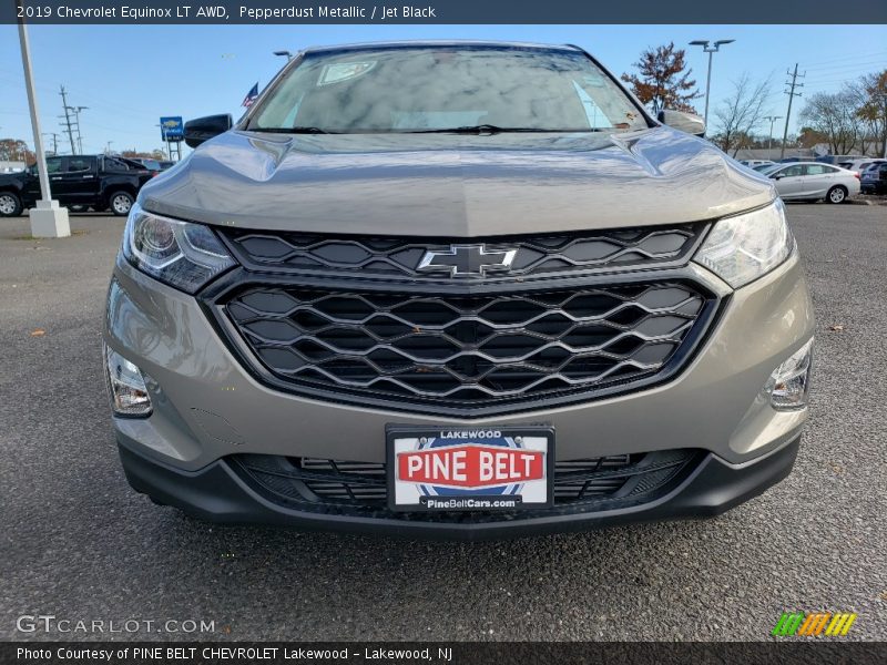 Pepperdust Metallic / Jet Black 2019 Chevrolet Equinox LT AWD