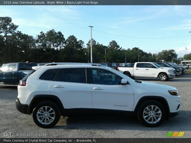 Bright White / Black/Light Frost Beige 2019 Jeep Cherokee Latitude