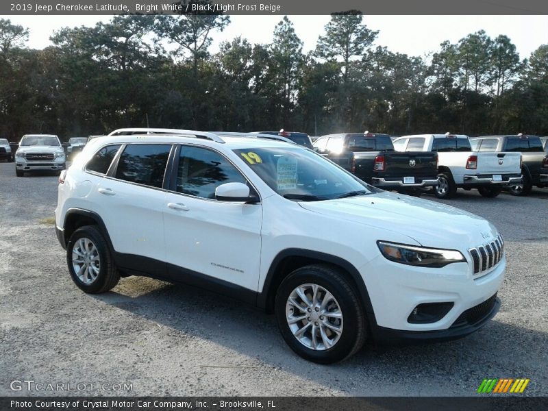 Bright White / Black/Light Frost Beige 2019 Jeep Cherokee Latitude