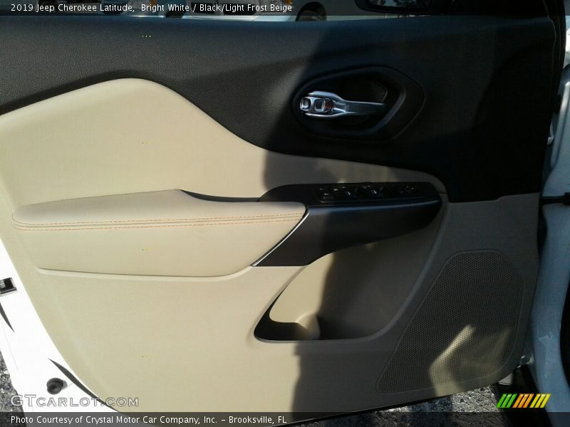 Bright White / Black/Light Frost Beige 2019 Jeep Cherokee Latitude