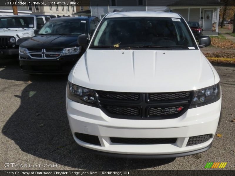 Vice White / Black 2018 Dodge Journey SE