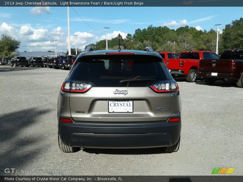 Light Brownstone Pearl / Black/Light Frost Beige 2019 Jeep Cherokee Latitude