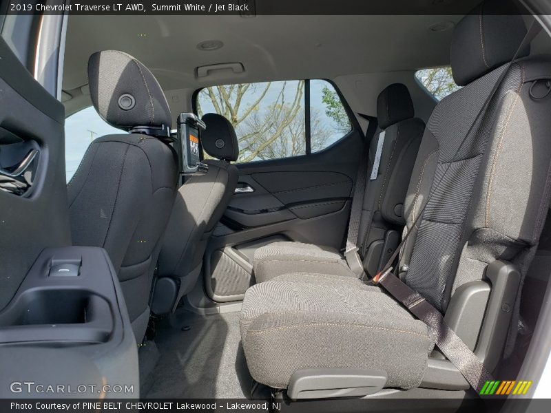 Summit White / Jet Black 2019 Chevrolet Traverse LT AWD