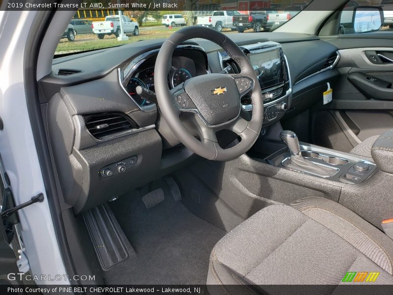 Summit White / Jet Black 2019 Chevrolet Traverse LT AWD