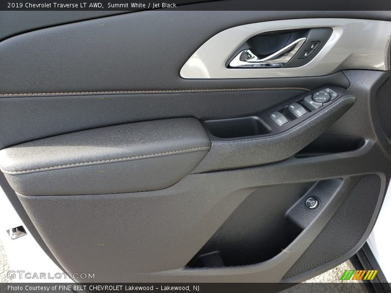 Summit White / Jet Black 2019 Chevrolet Traverse LT AWD