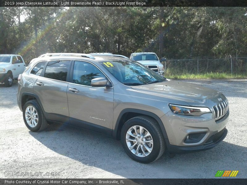 Light Brownstone Pearl / Black/Light Frost Beige 2019 Jeep Cherokee Latitude